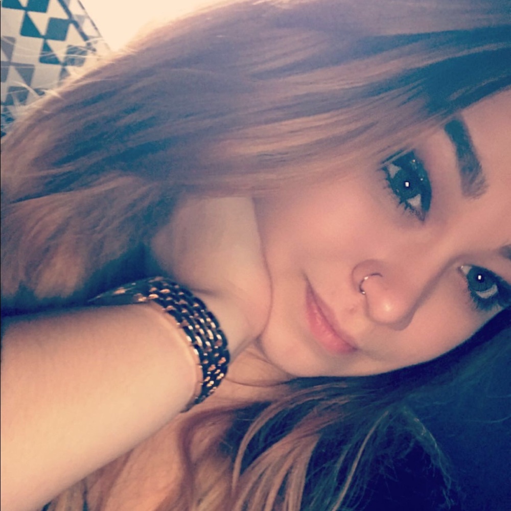 Meet your Posher, Nicole